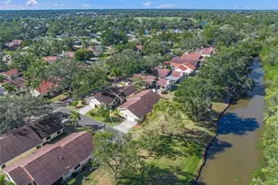 4113 Carriage Dr, Sarasota, FL 34241 - Photo 6