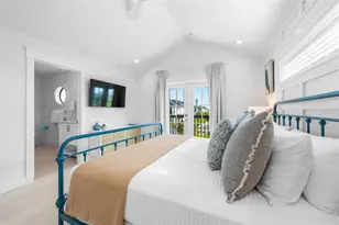 211 Grant Dr, Sarasota, FL 34236 - Photo 50