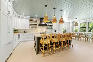 211 Grant Dr, Sarasota, FL 34236 - Photo 8