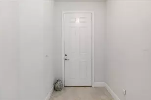 223 O'keeffe Cir, Bradenton, FL 34212 - Photo 4