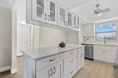 9200 Midnight Pass Road #28, Sarasota, FL 34242 - Photo 10