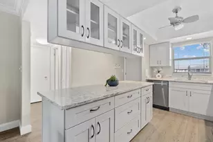 9200 Midnight Pass Rd, Sarasota, FL 34242 - Photo 10