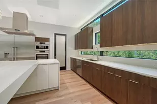 1429 N Lake Shore Dr, Sarasota, FL 34231 - Photo 14