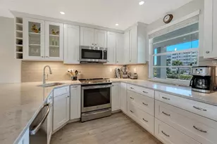 4370 Chatham Dr, Longboat Key, FL 34228 - Photo 4