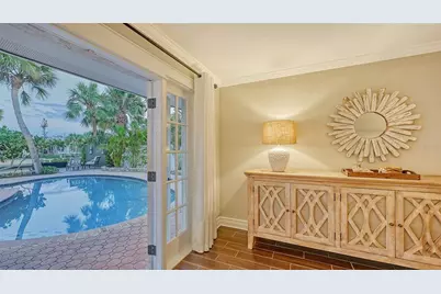 5165 Sandy Cove Avenue, Siesta Key, FL 34242 - Photo 32