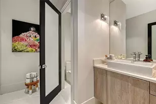 1421 N Lake Shore Dr, Sarasota, FL 34231 - Photo 18