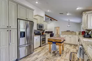 560 Oakford Rd, Sarasota, FL 34240 - Photo 24