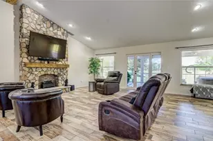 560 Oakford Rd, Sarasota, FL 34240 - Photo 14