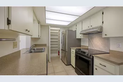 2637 Java Plum Avenue, Sarasota, FL 34232 - Photo 10
