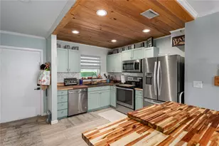 2115 9th Ave W, Bradenton, FL 34205 - Photo 2