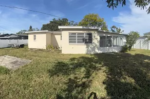 3676 Abington Ave S, Saint Petersburg, FL 33711 - Photo 2