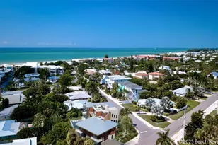 5506 Holmes Blvd, Bradenton Beach, FL 34217 - Photo 2