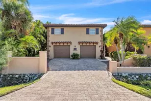 517 42nd St, Holmes Beach, FL 34217 - Photo 2