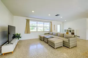 3024 Rose St, Sarasota, FL 34239 - Photo 8