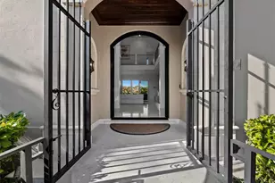 65 Lighthouse Point Dr, Longboat Key, FL 34228 - Photo 4