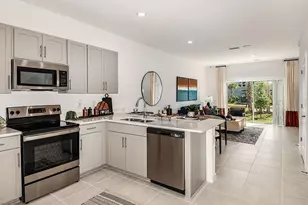 8728 Daybreak St, Sarasota, FL 34241 - Photo 10