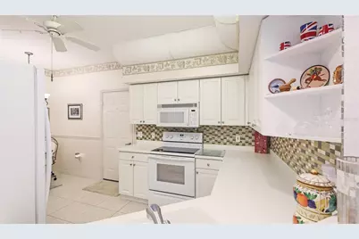 6770 Fairway Gardens Drive, Bradenton, FL 34203 - Photo 12