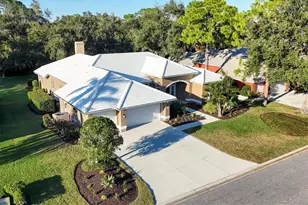 8576 Woodbriar Dr, Sarasota, FL 34238 - Photo 2