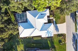 8576 Woodbriar Dr, Sarasota, FL 34238 - Photo 32