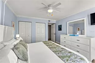 1801 Gulf Dr N, Bradenton Beach, FL 34217 - Photo 28