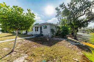 1715 17th Ave W, Bradenton, FL 34205 - Photo 2