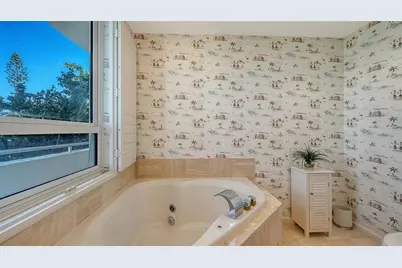 4561 Gulf Of Mexico Drive #202, Longboat Key, FL 34228 - Photo 40