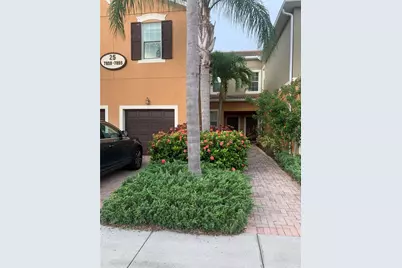 7875 Moonstone Drive #7875, Sarasota, FL 34233 - Photo 2