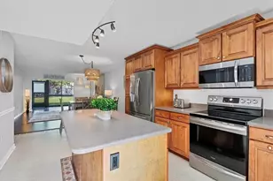 1640 Stickney Point Rd, Sarasota, FL 34231 - Photo 6