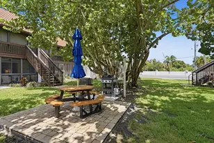 1640 Stickney Point Rd, Sarasota, FL 34231 - Photo 28