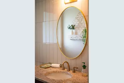 5005 Canterbury Drive, Sarasota, FL 34243 - Photo 8