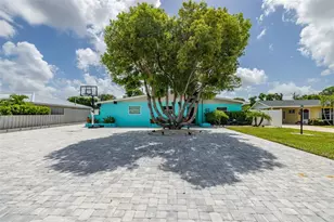 3407 29th St W, Bradenton, FL 34205 - Photo 2