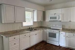 1762 32nd St, Sarasota, FL 34234 - Photo 2