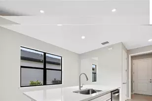 6319 Crested Eagle Ln, Nokomis, FL 34275 - Photo 10