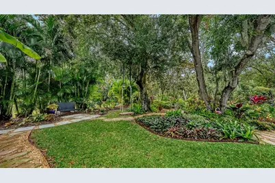 7018 Coachlight Street, Sarasota, FL 34243 - Photo 44