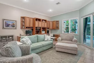 7018 Coachlight St, Sarasota, FL 34243 - Photo 10