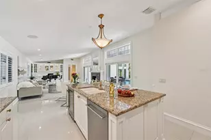 1121 Morningside Pl, Sarasota, FL 34236 - Photo 22