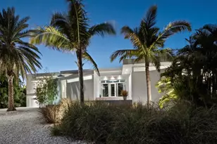 1235 Center Pl, Sarasota, FL 34236 - Photo 2