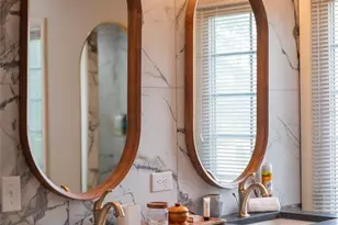 5005 Canterbury Dr, Sarasota, FL 34243 - Photo 34