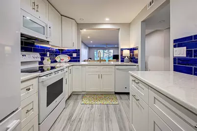 260 Santa Maria Street #109, Venice, FL 34285 - Photo 4