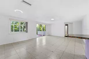 3642 Radnor Pl, Sarasota, FL 34232 - Photo 8