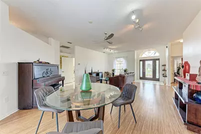 7207 38th Court E, Sarasota, FL 34243 - Photo 18