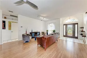 7207 38th Ct E, Sarasota, FL 34243 - Photo 14