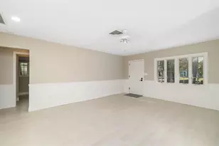 323 Madison Dr, Sarasota, FL 34236 - Photo 12