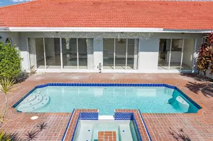 4706 61st Ave Dr W, Bradenton, FL 34210 - Photo 4