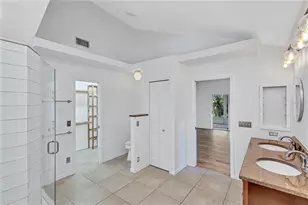 4435 Diamond Cir W, Sarasota, FL 34233 - Photo 30