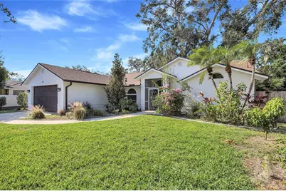 4435 Diamond Circle W, Sarasota, FL 34233 - Photo 4