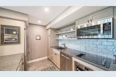 707 S Gulfstream Avenue #505, Sarasota, FL 34236 - Photo 18