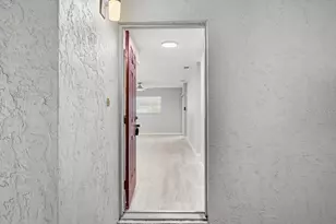 7217 Cloister Dr, Sarasota, FL 34231 - Photo 2