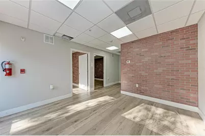 6640 26th Court E, Sarasota, FL 34243 - Photo 8