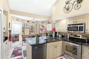 4870 Tivoli Ct, Sarasota, FL 34235 - Photo 14